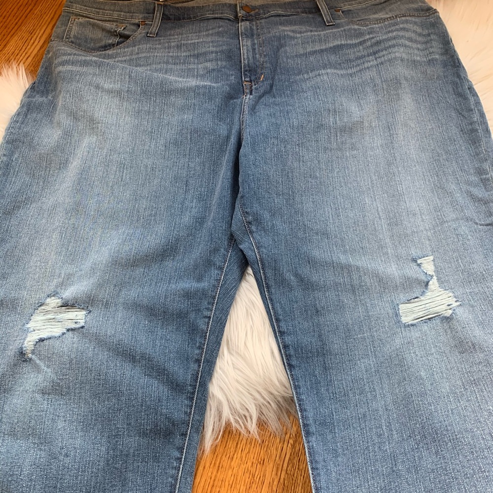 Caslon Arden Boyfriend High Waist ripped Jeans - Picture 6 of 8